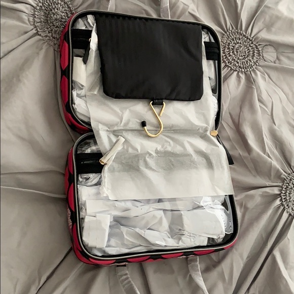 Victoria’s Secret cosmetic bag - Picture 4 of 7